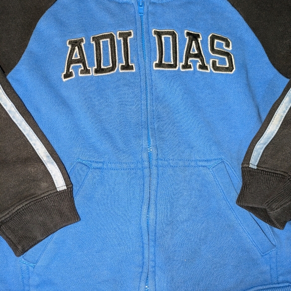 🟥 3/15$ Zip Up Hoodie 4Y - Picture 3 of 3